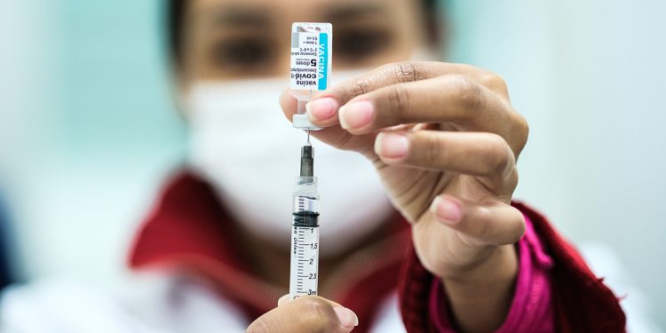 Vacina Astrazeneca; vacinação contra o Covid-19 em São Paulo Capital SP- 29/06/2021; foto: Eduardo Frazão
