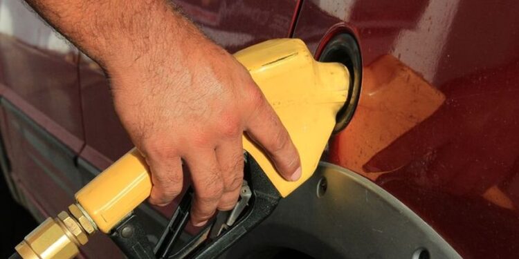 apos aumento de imposto preco medio da gasolina vai ficar entre r 290 e r 349 no brasil