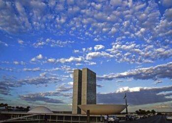 brasilia congresso nuvens e 0416202217 2 800x479