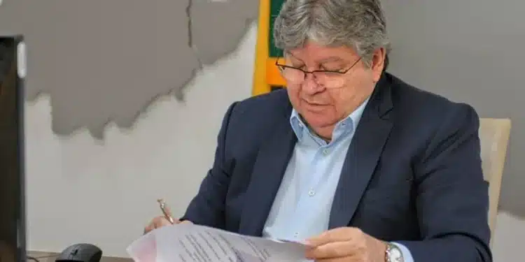 joao azevedo assina documento 2021 1